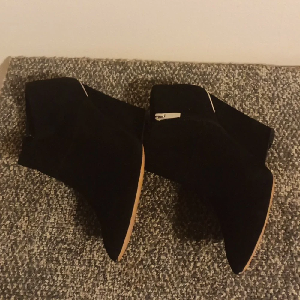 Coach Oakdale Size 10 Black Suede Ankle Boots